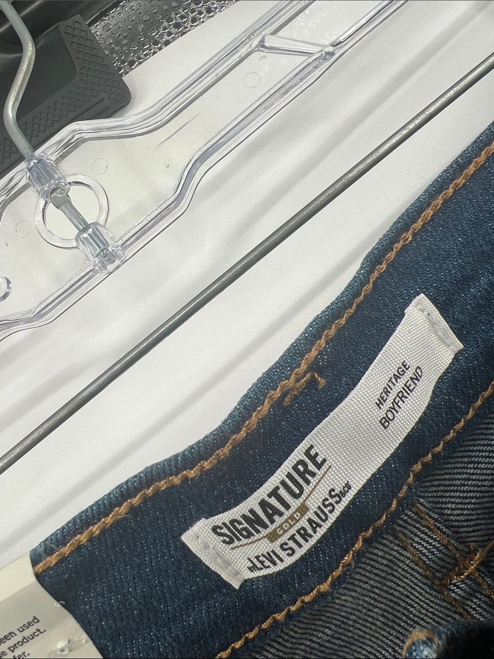 Size 8  Signature Levi Strauss Boyfriend jeans  NWT - Picture 4 of 8